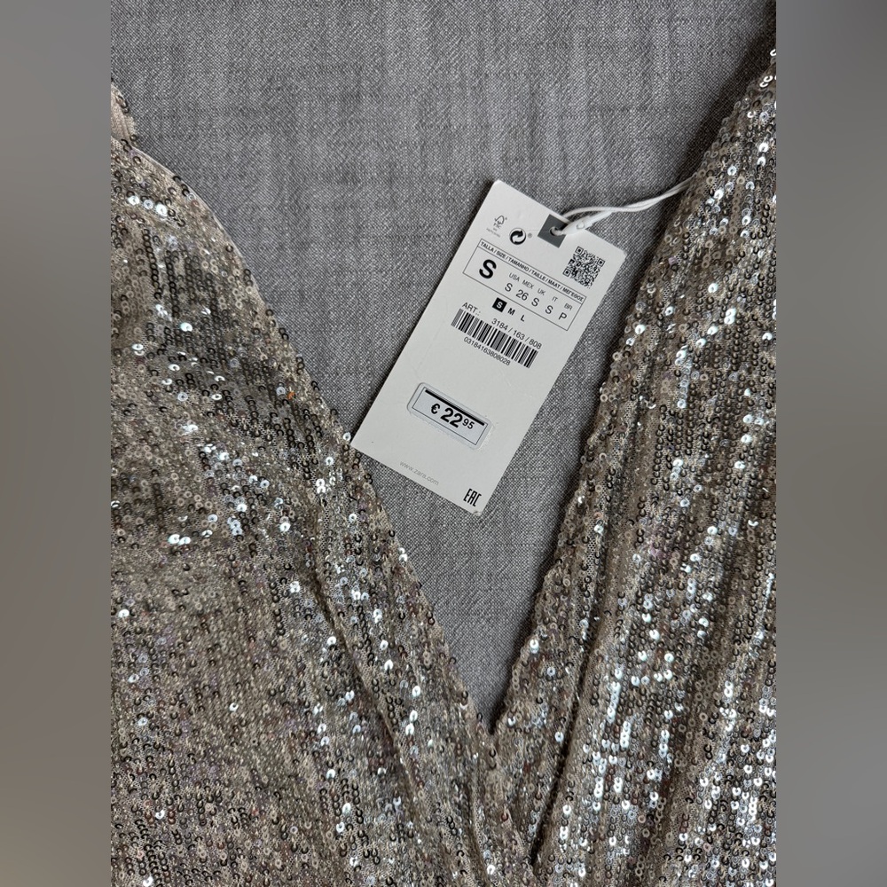 Zara Silver Sequin V-Neck Bodysuit - Picture 5 of 11